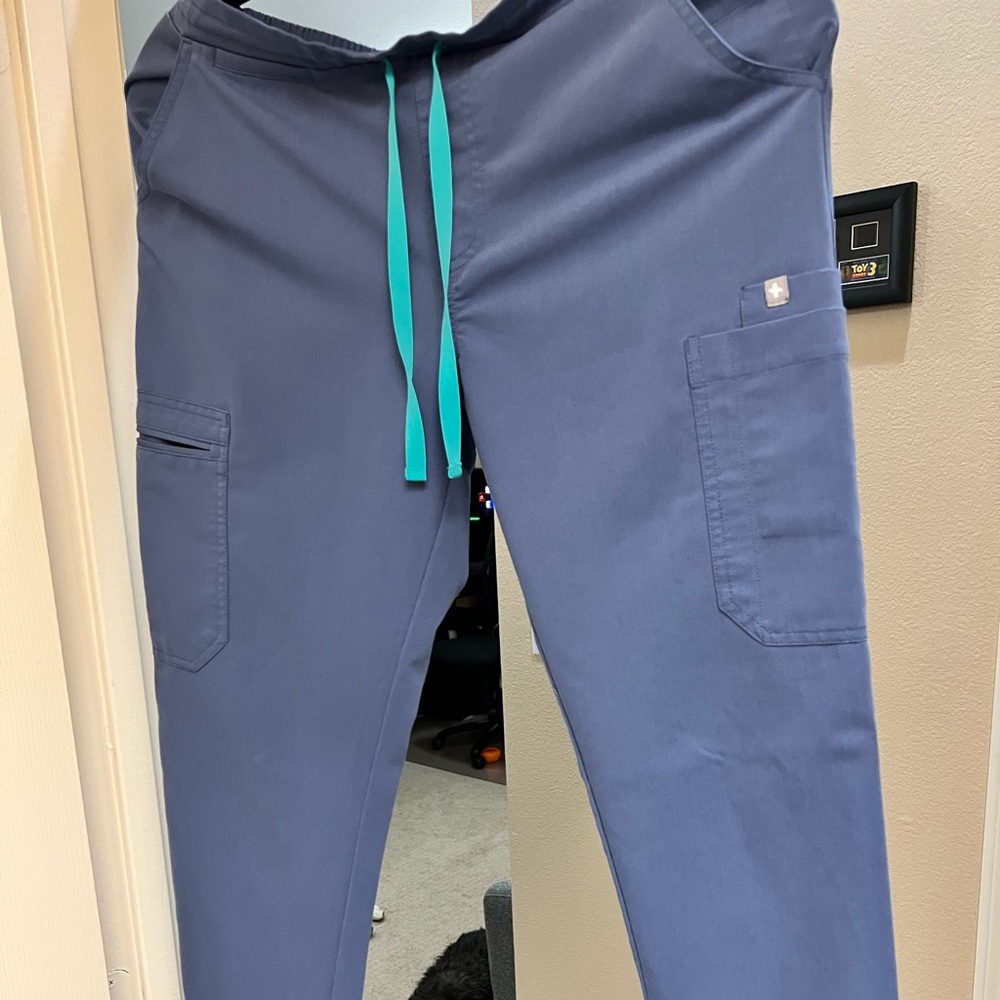 WearFIGS Skinny Scrub Pant - "Yola" - S/T - Big Sky